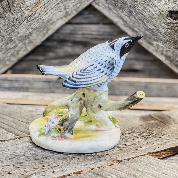 Royal Adderley Floral, Bone China Figurine of Myrtle Warbler & Ornate Flowers - Picture 6 of 10